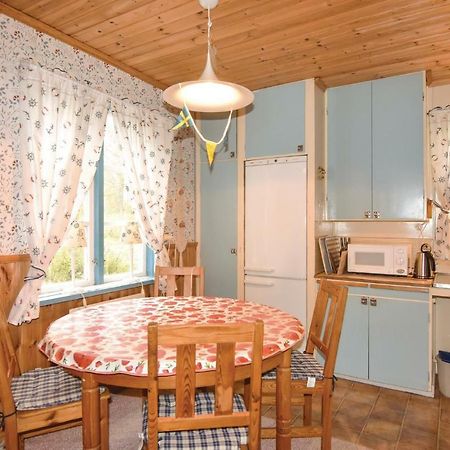 2 Bedroom Stunning Home In Molkom Sutterhojden Εξωτερικό φωτογραφία