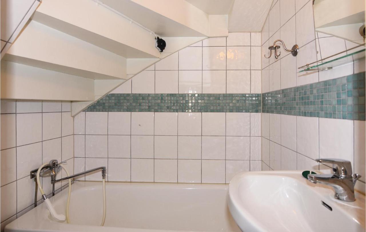 2 Bedroom Stunning Home In Molkom Sutterhojden Εξωτερικό φωτογραφία